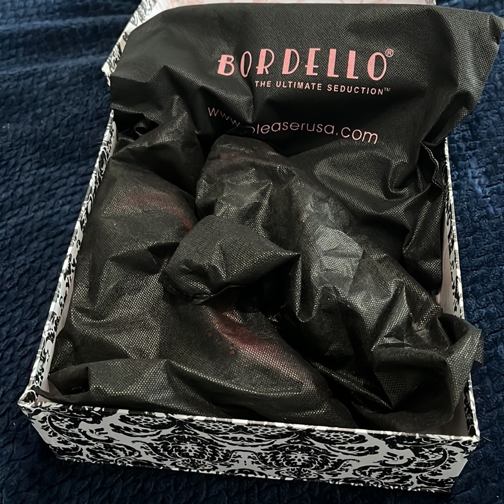 Bordello Pumps - Picture 6 of 7